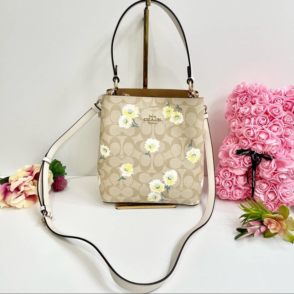 NEW Coach Small Town Bucket Bag In Signature Canvas With Daisy Print